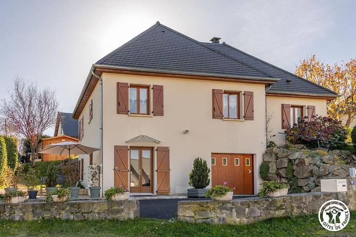 Location de vacances pour 3 personnes, avec balcon à Besse-et-Saint-Anastaise