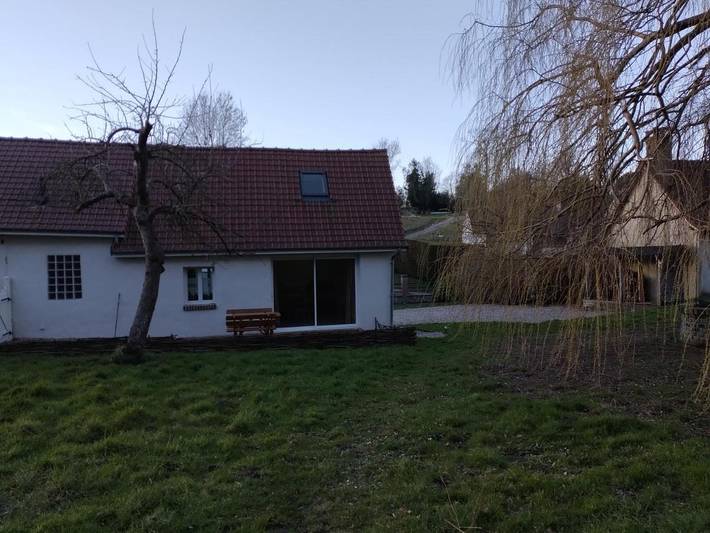 Location de vacances pour 2 personnes, avec vue ainsi que jardin et terrasse à Mons-Boubert - 4