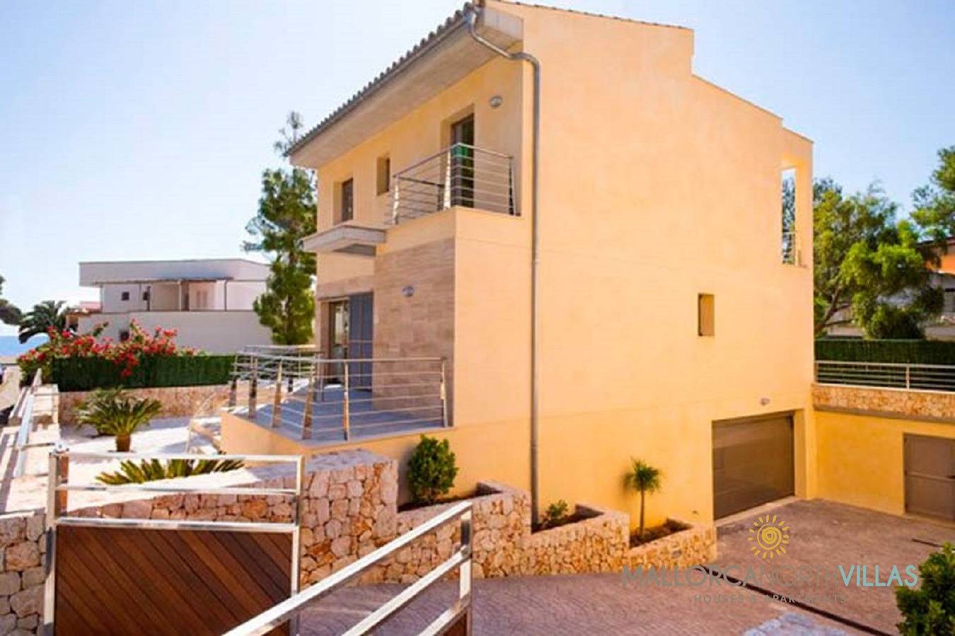 Villa Mediterranean in Playa de Muro, Muro