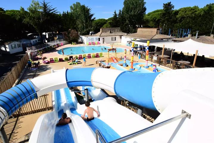 Camping pour 6 personnes, avec Terrasse et Piscine dans l' Hérault - 2