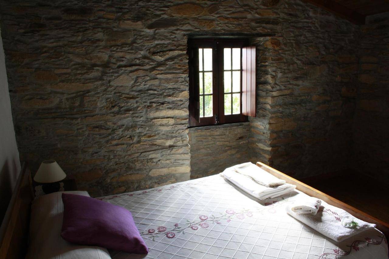 Casas de Pedra in Proença-a-Nova, Aldeias do Xisto