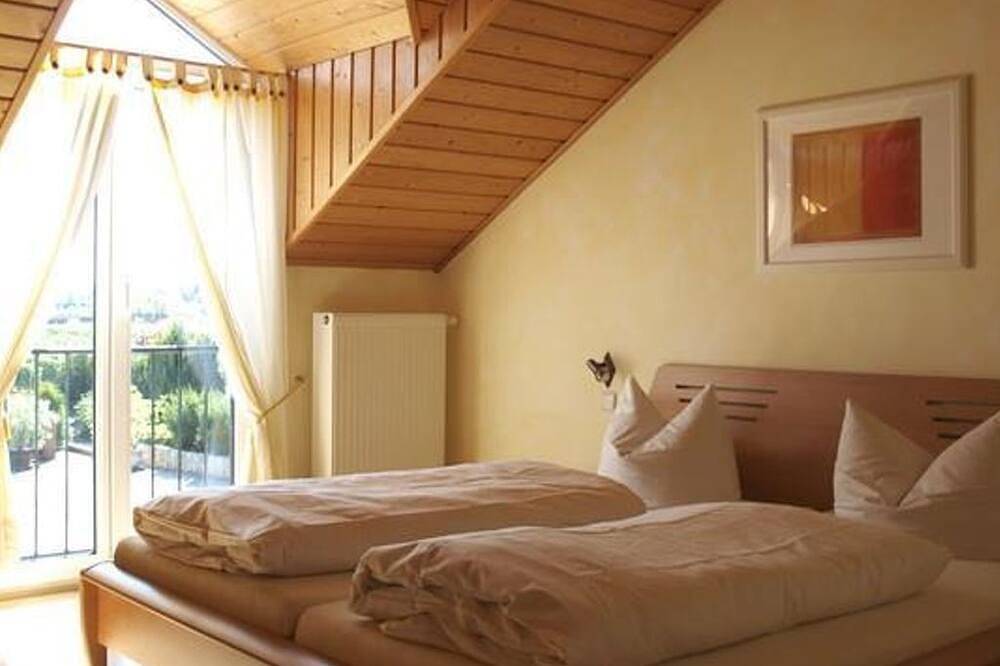 Doppelzimmer Maisonette - Gästehaus im Weingut Karst in Bad Dürkheim, Pfälzer Rheinebene