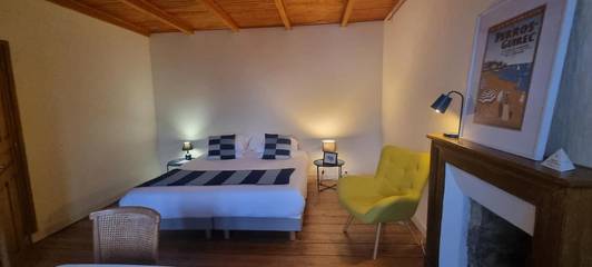 Gîte pour 2 personnes, avec jardin et vue dans Plage Saint-Guirec