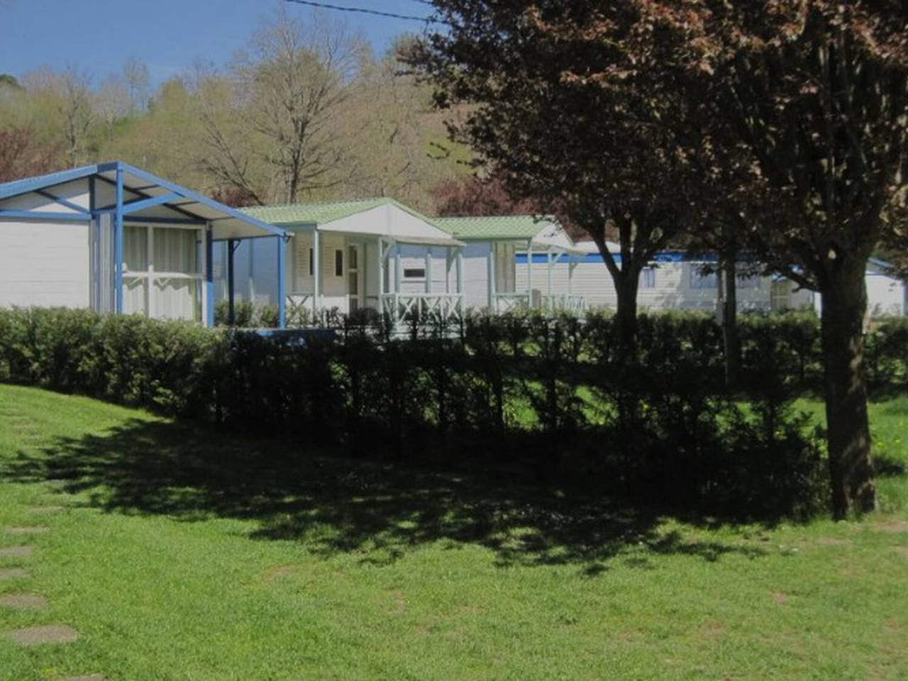 Chalet Familial - 4 Pers. avec Terrasse in Chazelles-sur-Lyon, Montbrison