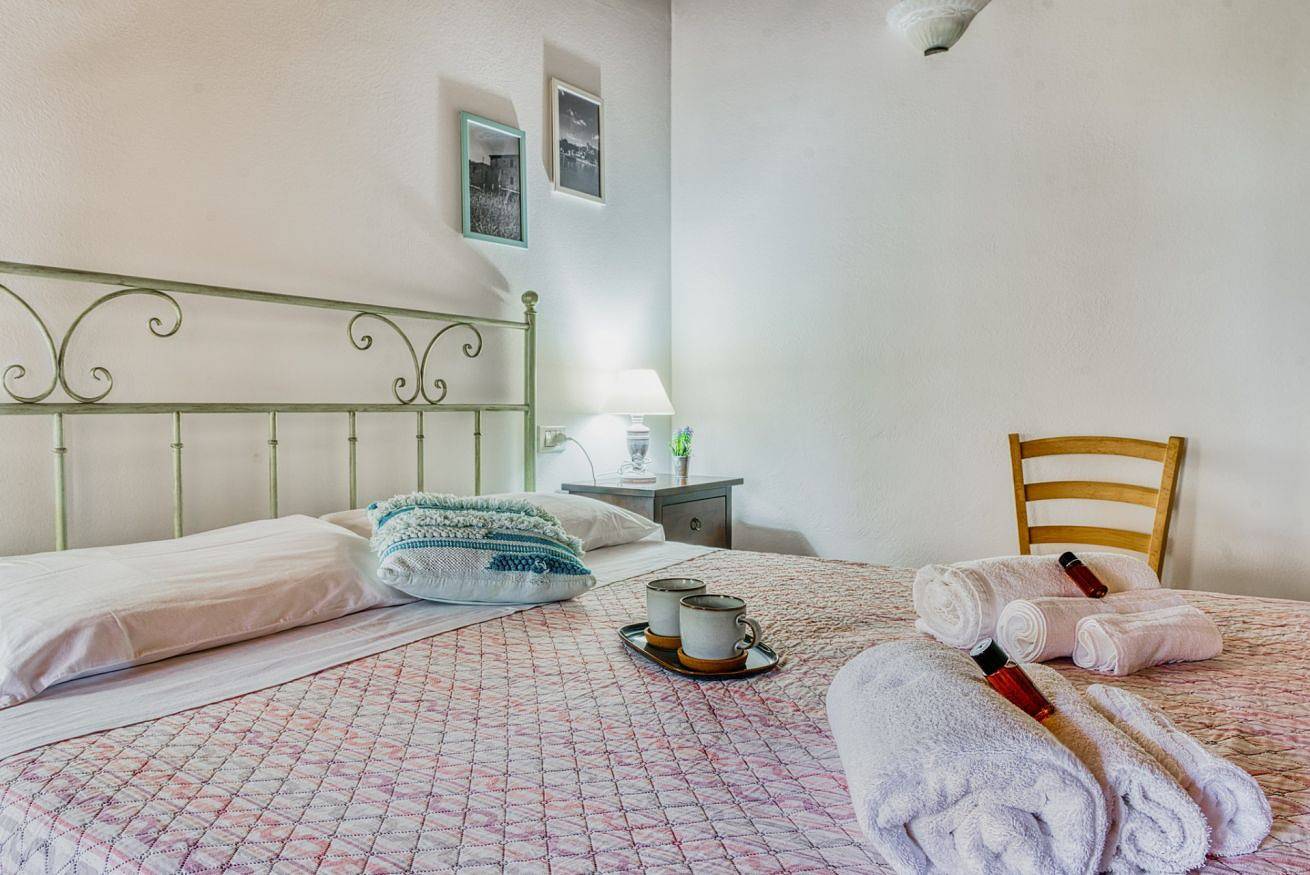 Ganze Wohnung, Guesthost - La vita è bella, with pool & parking in Passignano sul Trasimeno, Lago Trasimeno
