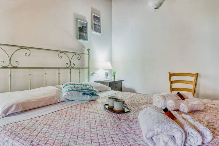 Ganze Wohnung, Ferienwohnung für 3 Personen mit Pool in Passignano sul Trasimeno, Lago Trasimeno