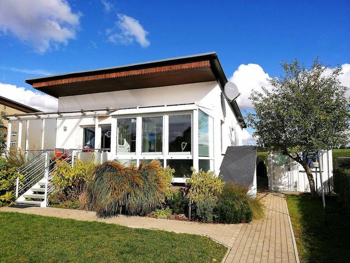 Ferienhaus für 2 Personen, mit Terrasse und Garten in Loiz