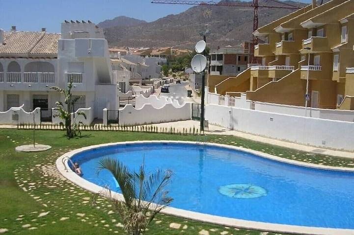 Apartamento de vacaciones para 6 personas, con piscina además de jardín y balcón - 1