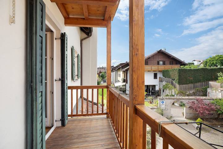 Appartamento intero, Appartamento vacanze "Wally" con vista sulle montagne, balcone e Wi-Fi in San Michele, Appiano