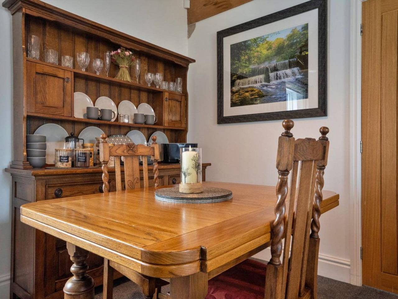 District Escape with Views in Winster, Derbyshire