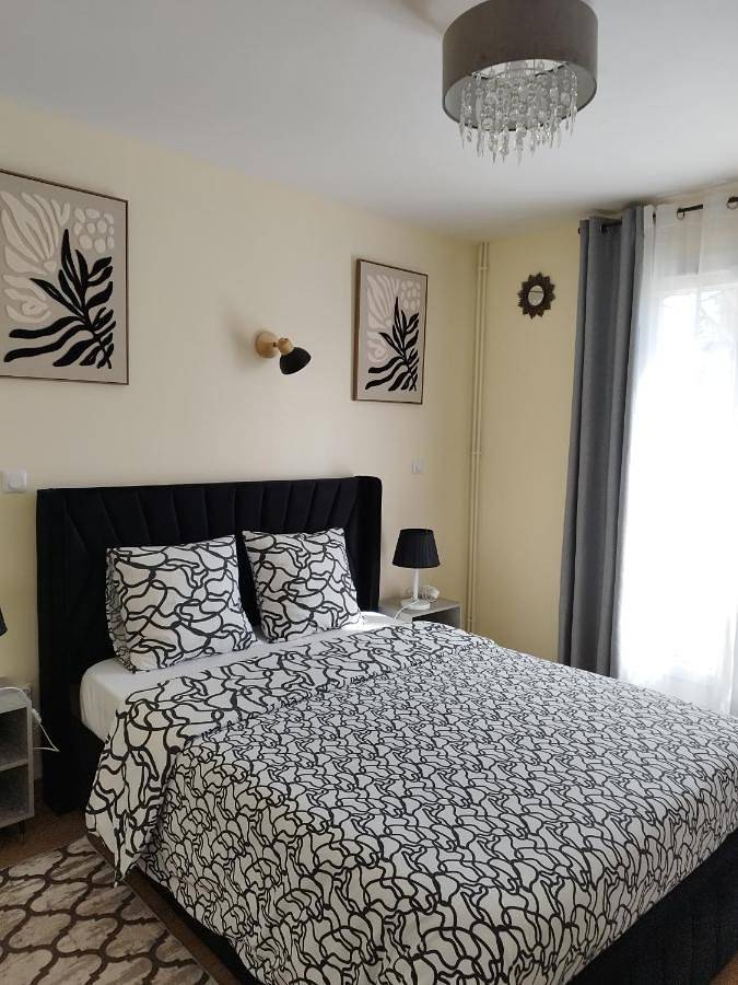 Appartement de vacances entier, Studio cosy à 5 minutes de l'aéroport d'Orly in Paray-Vieille-Poste, Essonne