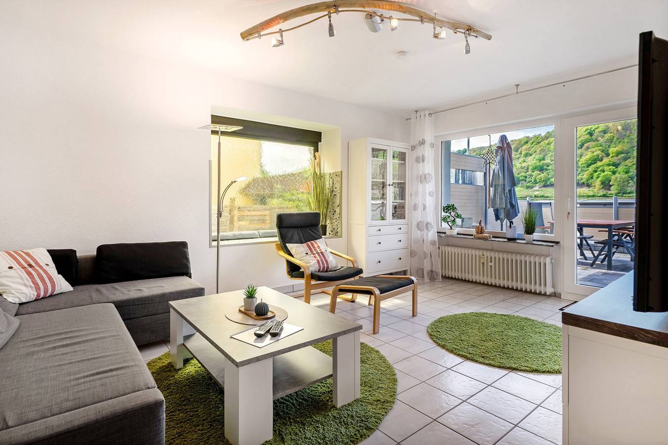 Ganze Wohnung, Ferienwohnung 'Rheinferien' mit privater Terrasse, privatem Garten und Wlan in Kamp-Bornhofen, Mittelrhein