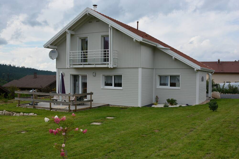 Modernes Chalet Komfort + Wifi, sehr ruhige Lage 7 km von Gerardmer entfernt. in Gerbépal, Regionaler Naturpark Belchen der Vogesen