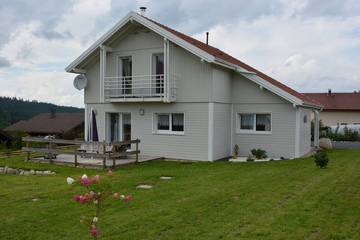 Maison de campagne pour 9 personnes, avec jardin et balcon à Gerbépal