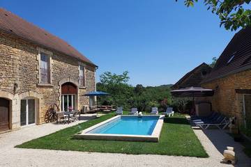 Gîte pour 12 personnes, avec jardin à Archignac