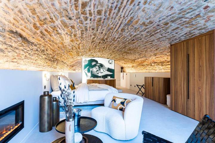 Location de vacances pour 2 personnes, avec Jacuzzi et Vue à Bourg-en-Bresse