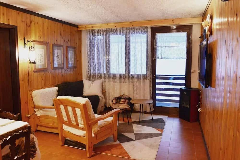 Geheel appartement, A gem in Val di Sole, directly on the ski slopes and trails. in Dimaro, Dimaro Folgarida