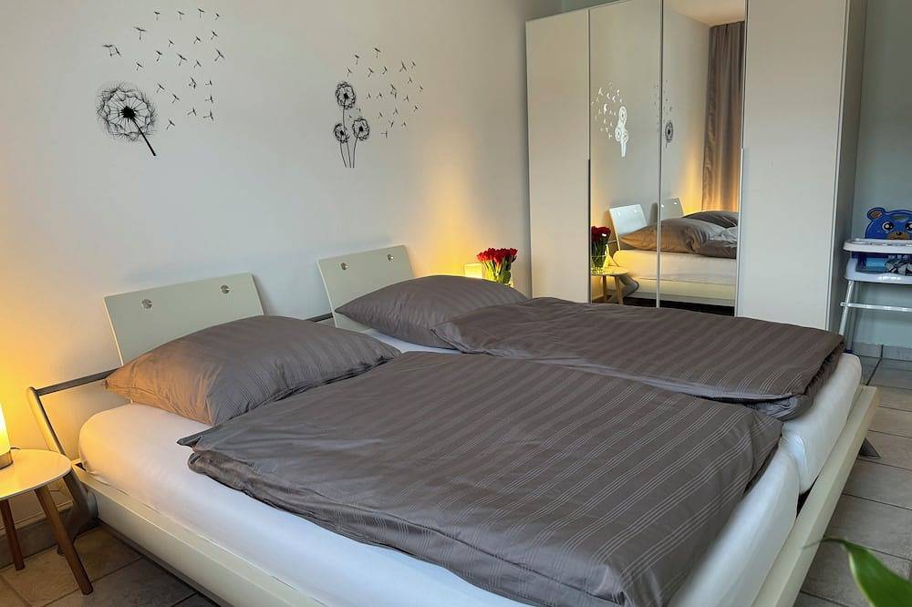 Ganze Wohnung, Premium 3 room apartment in the middle of the ruhr area with great connections in Oberhausen, Ruhrgebiet