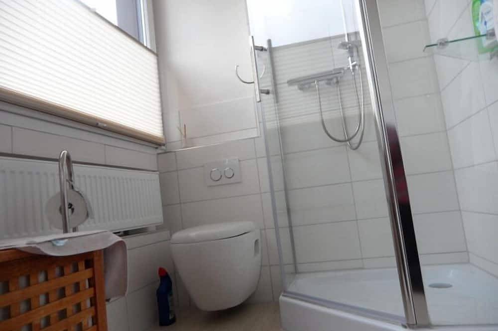 Ganze Wohnung, Fewo 88m² ,mit 2 Schlafzi,ein großes Wohn-un Esszi, Küche,Gäste Wc,Bad,Balkon in Wachtendonk, Niederrhein