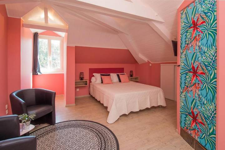 Location de vacances pour 2 personnes, avec piscine ainsi que jardin et vue à Mostuéjouls - 2