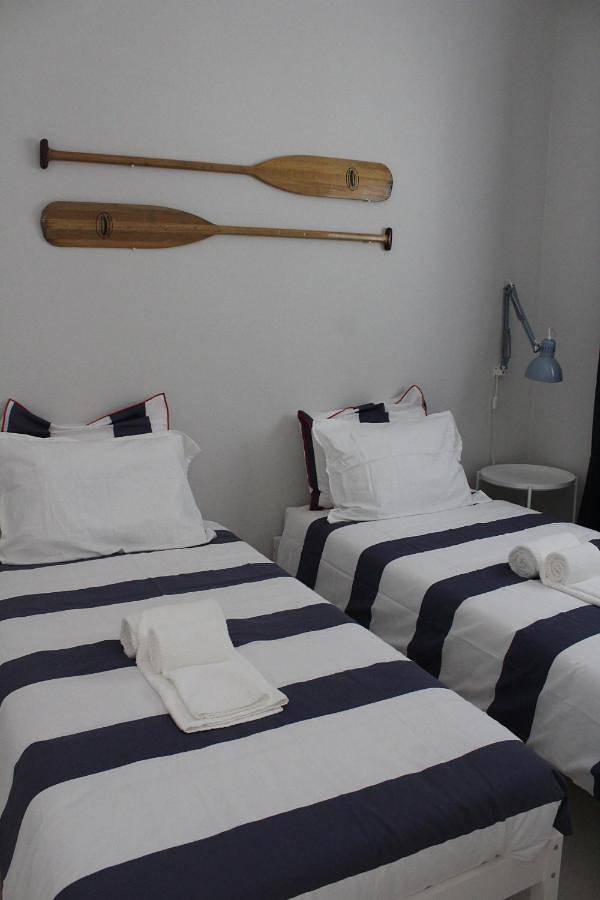 Casa rural para 8 personas, con jardín, Se admiten mascotas en Costa da Caparica - 4