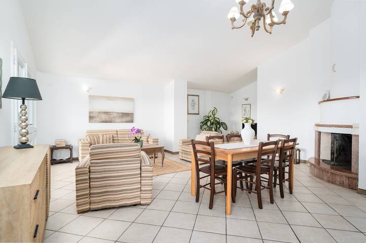 Ganze Wohnung, Ferienwohnung 'La Vela Gialla' mit Meerblick, Wi-Fi und Klimaanlage in Spiaggia Fuile 'e Mare (Orosei), Orosei