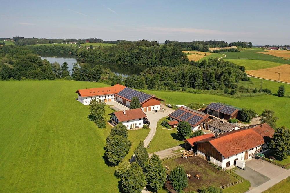 Ganze Wohnung, Ferienwohnung Morgensonne, 60 qm Obergeschoss, separates Schlafzimmer in Söchtenau, Landkreis Rosenheim