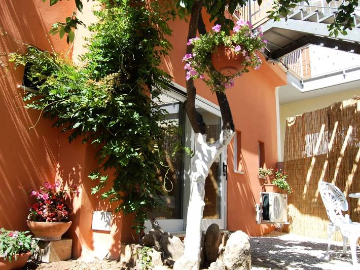 Villa per 2 persone, con giardino ad Olbia