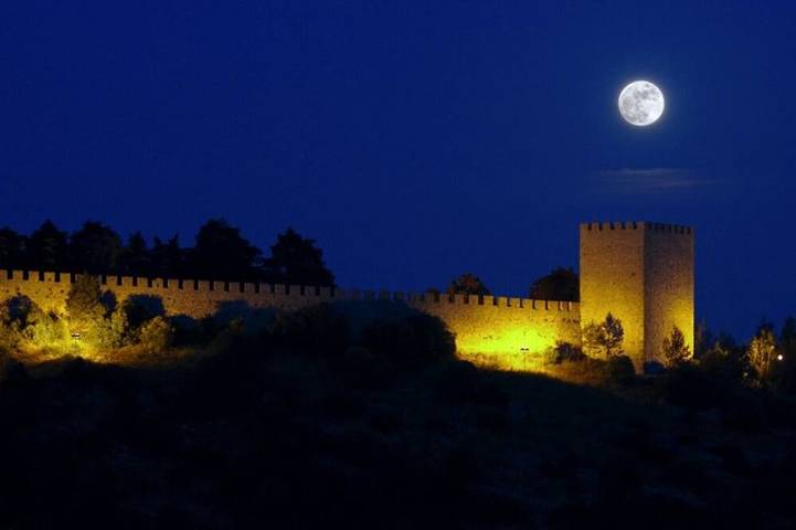 Gîte pour 10 personnes, avec jardin dans Fernão Ferro - 4