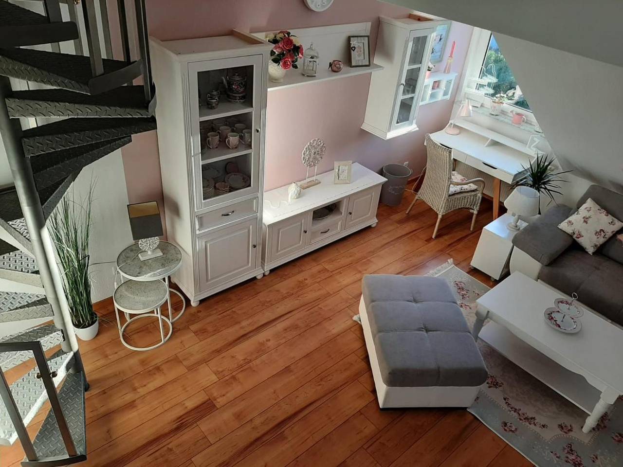 Entire apartment, Apartment 'Rheingauer Rosengasse' with Balcony and Wi-Fi in Johannisberg, Geisenheim