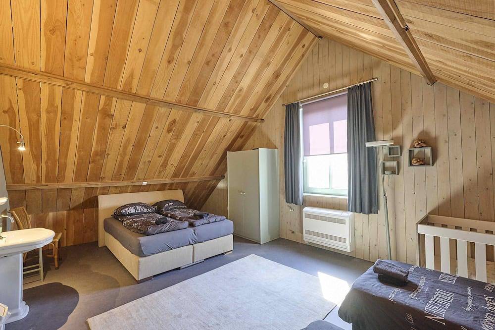 Groepsboerderij met grote tuin in bosrijk gebied in Noord-Brabant