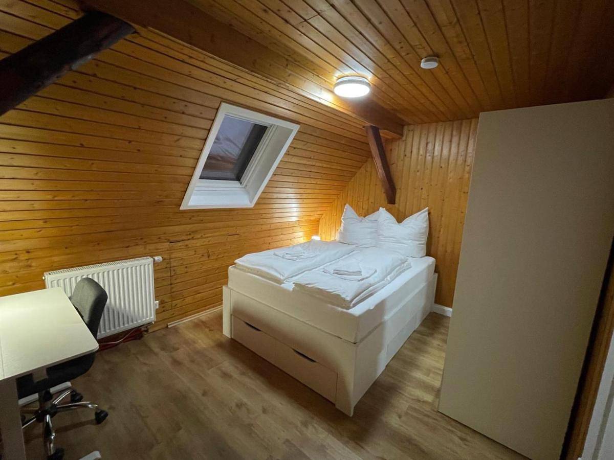 Ganze Wohnung, Three-Bedroom Apartment in Kirchheim unter Teck, Landkreis Esslingen