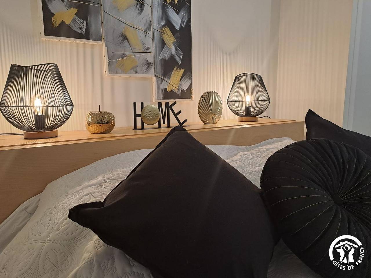 La Roque 14 personnes in Castres region