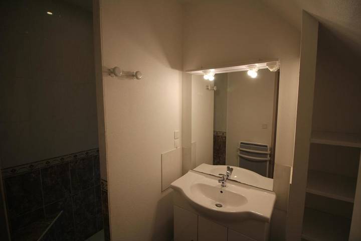 Parc de vacances pour 9 personnes, avec jardin et vue ainsi que bassin pour enfant et piscine, animaux acceptés en Dordogne - 3