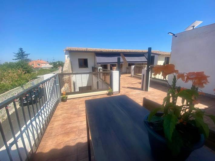 Alojamiento y desayuno para 2 personas, con Terraza y Jardín además de Piscina y Vistas en Cullera