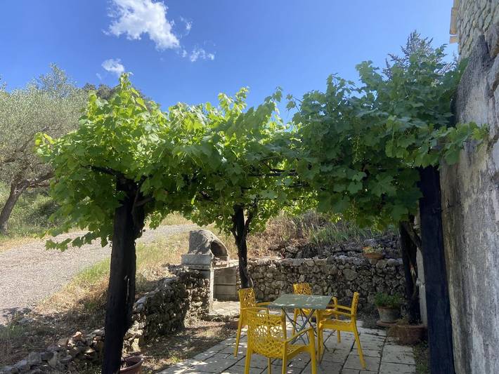 Gîte pour 4 personnes, avec vue ainsi que terrasse et jardin, animaux acceptés dans le Var - 2