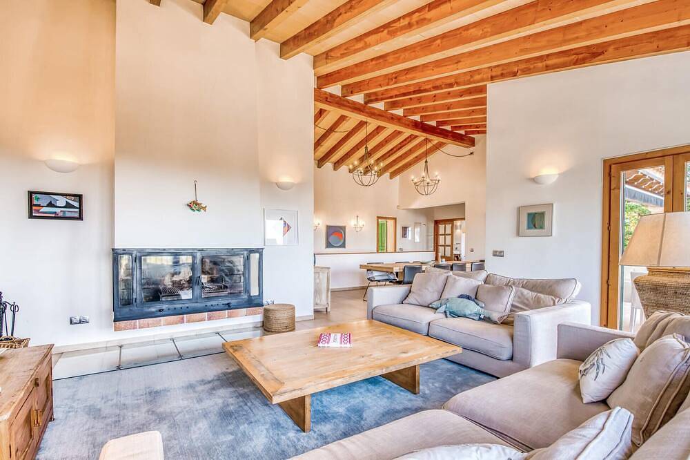 Stunning home in Galilea with private swimming pool, can be inside or outside in Galilea, Puigpunyent