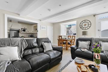 Apartment for 4 People in Torquay, Torbay, Photo 1