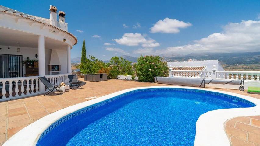 Casa rural para 6 personas, con terraza y piscina en Viñuela - 2