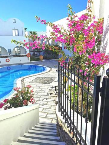 Hôtel pour 2 personnes, avec piscine et jardin à Thera