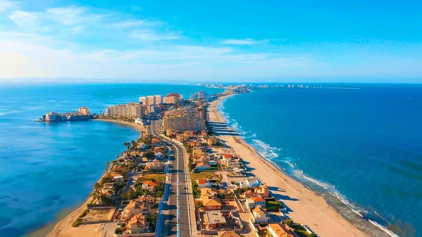 Entire apartment, Holiday Home 'Apartamento Arturo' with Sea View, Wi-Fi and Air Conditioning in Los Miradores del Puerto, San Javier