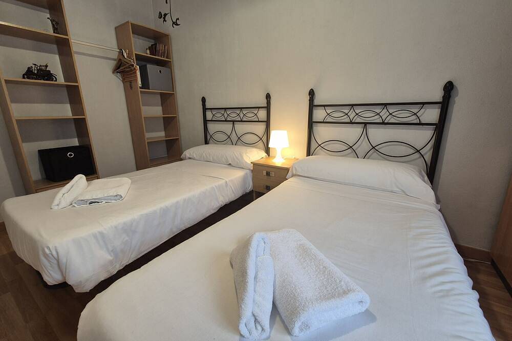 Apartamento entero, 21A05 Apartamento en Moreda in Moreda, Aller