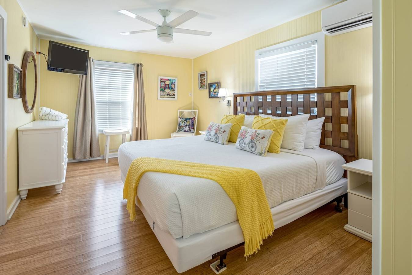 Entire apartment, Road s End by Brightwild   Steps to Duval St  in Key West, Lower Keys