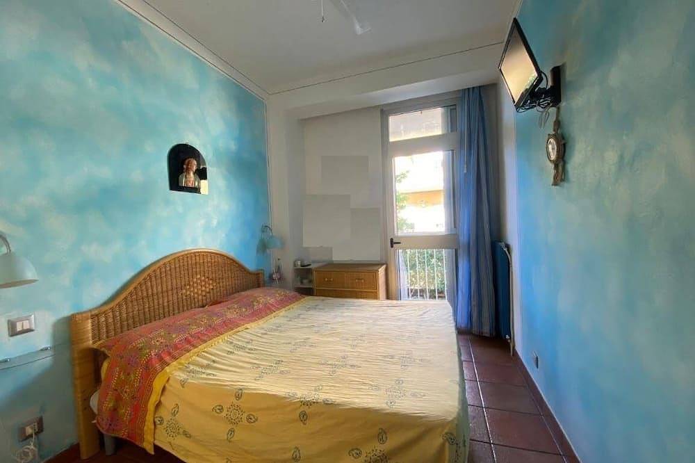 Appartamento intero, Casa vacanza Leonida, fronte mare, vicino ai monti e centro di Marina di Carrara in Marina di Carrara, Carrara