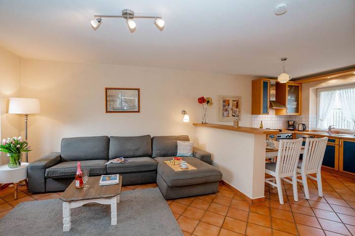 Ferienwohnung für 4 Personen, mit Terrasse und Garten in Tinnum