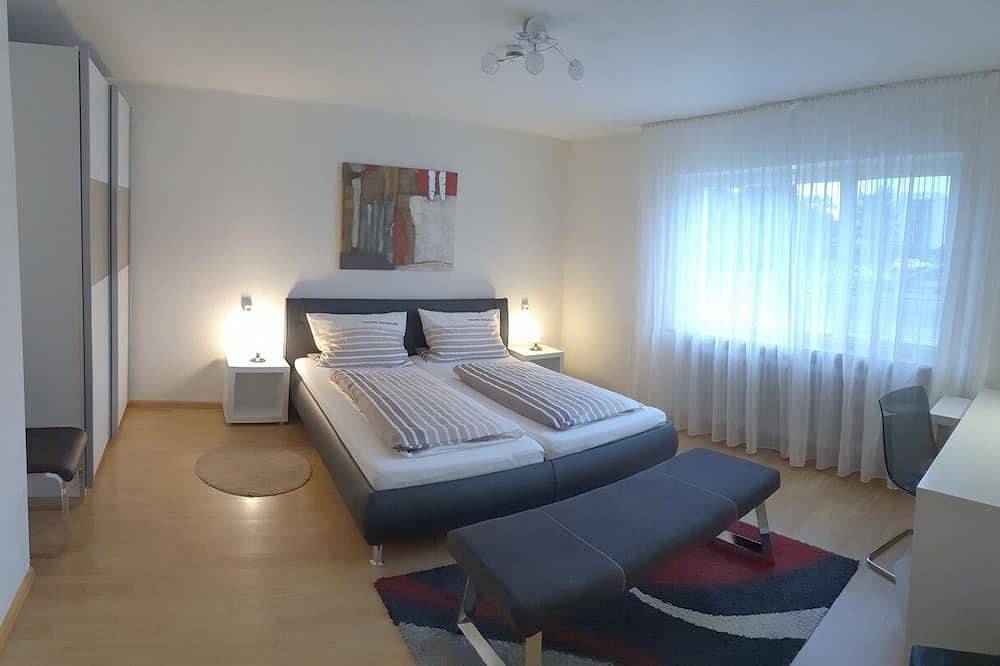 Ganze Wohnung, Eg-Ferienwohnung, 86 qm, 1 Wohnzimmer, 1 Schlafzimmer, max. 4 Personen in Europa-Park, Ettenheim
