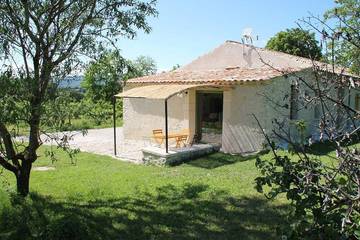 Gîte pour 4 personnes, avec terrasse et jardin, animaux acceptés à Forcalquier