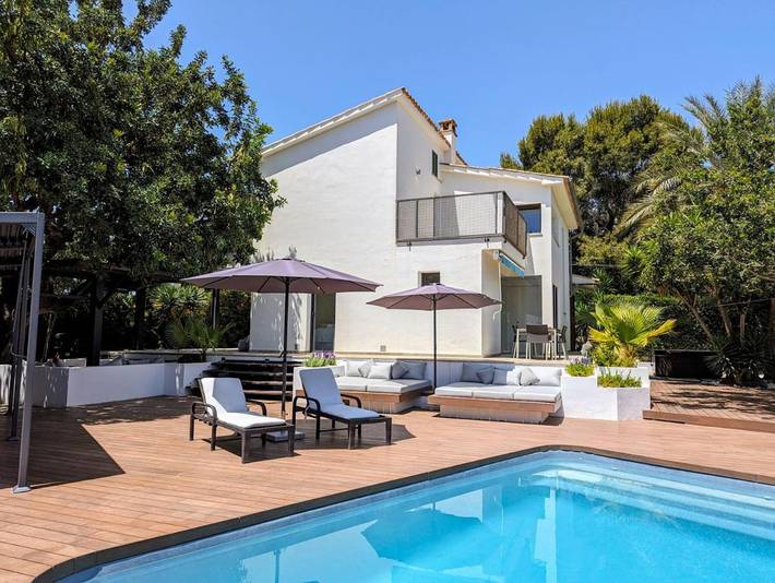 Vakantiehuis voor 8 personen, with Balkon and Whirlpool as well as Terras and Tuin in Portals Nous