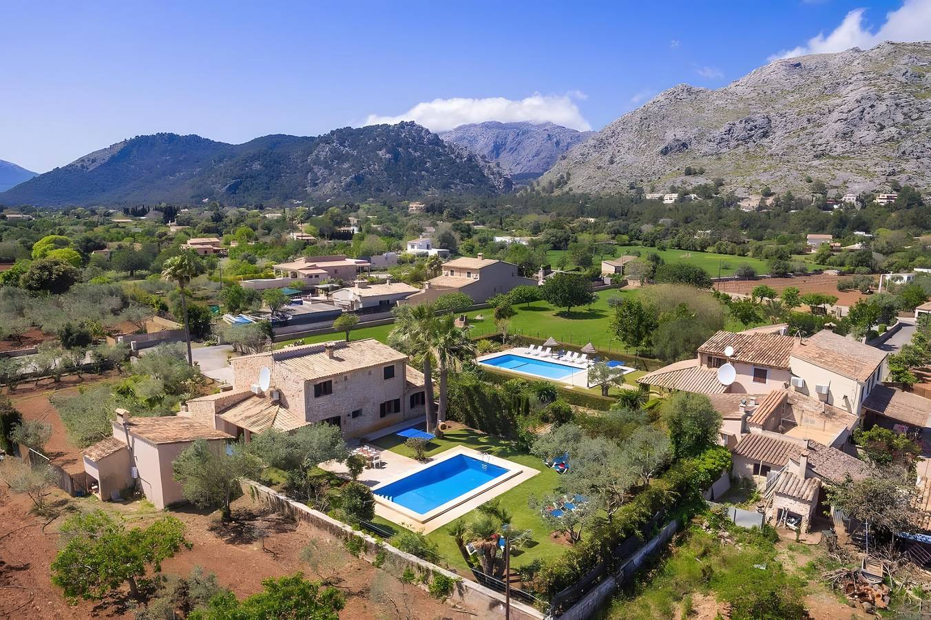 Villa 'Can Joan' mit Bergblick, Wi-Fi und Klimaanlage in Pollença Stadt, Pollença