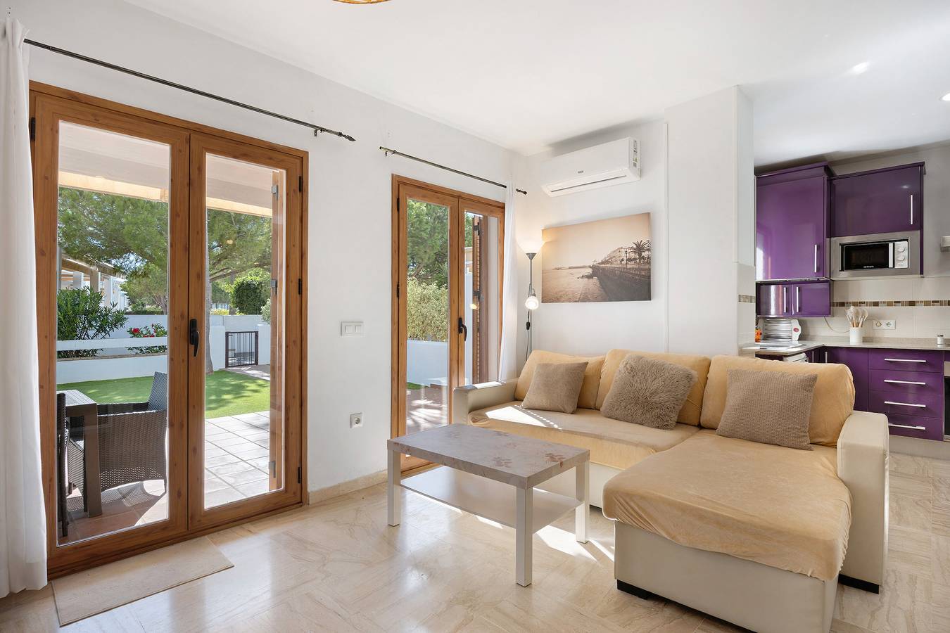 Apartamento entero, Apartamento 'Marismas Sancti Petri' con piscina compartida, jardín privado y aire acondicionado in Playa La Barrosa, Chiclana de la Frontera